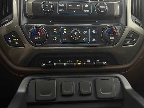 Used 2019 Chevrolet Silverado 2500 High Country w/ Duramax Plus Package AWD/4WD image 30