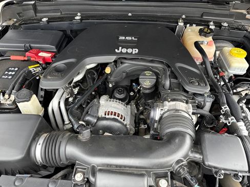 Used 2019 Jeep Wrangler Unlimited Rubicon AWD/4WD image 28