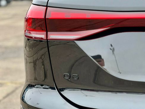 Used 2025 Audi Q6 e-tron Premium Plus w/ Premium Plus image 11