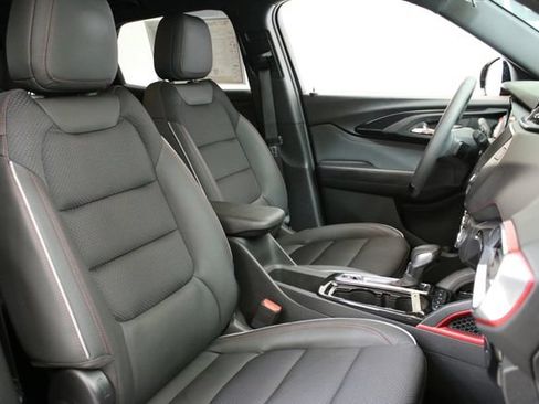Used 2023 Chevrolet TrailBlazer RS AWD/4WD image 33
