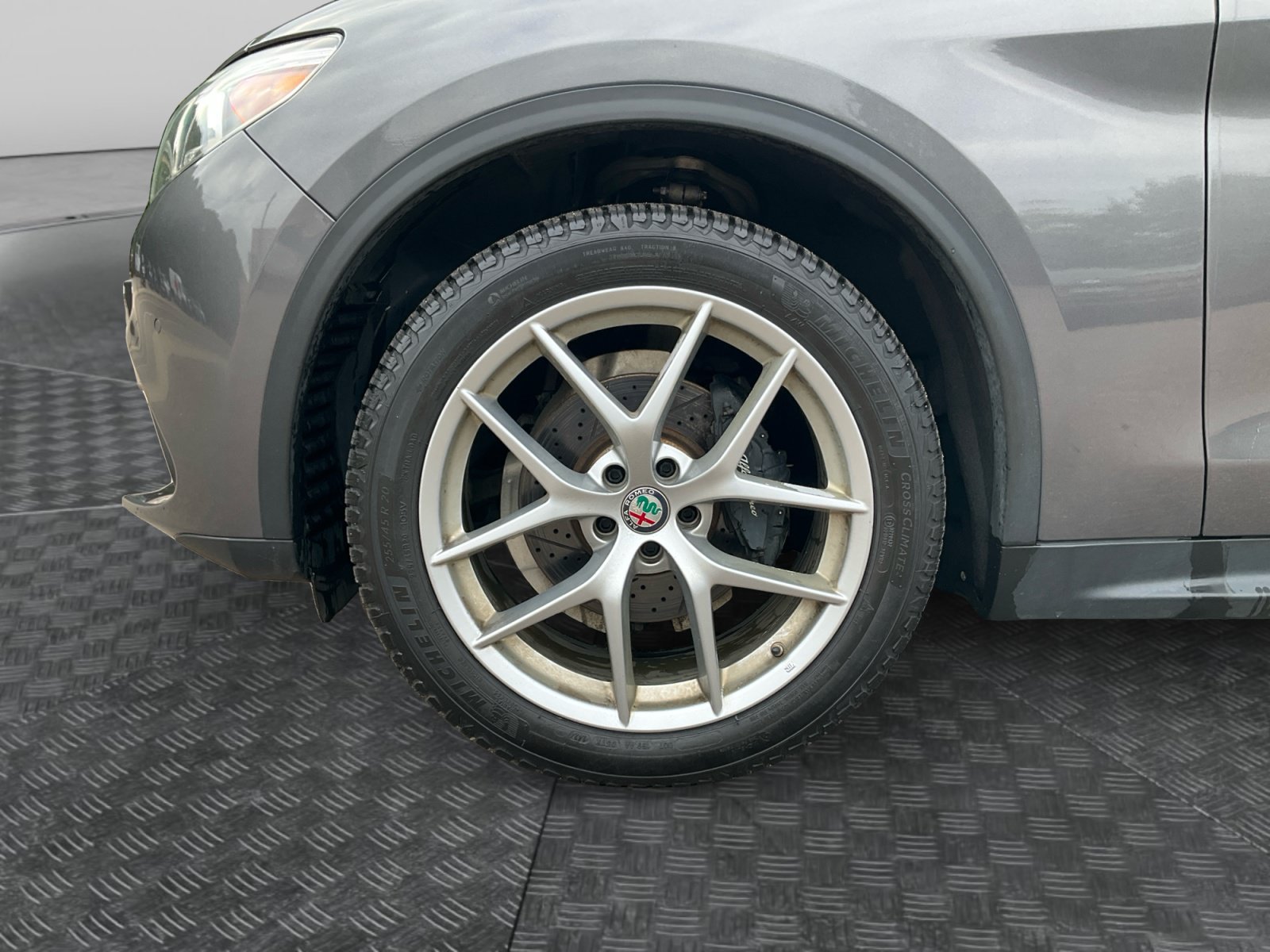 Used 2018 Alfa Romeo Stelvio Ti Sport AWD/4WD image 16
