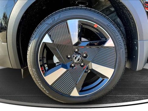 New 2026 Nissan Kicks SR image 12