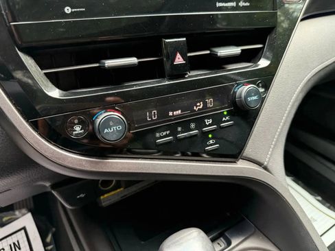 Used 2021 Toyota Camry XLE FWD image 26