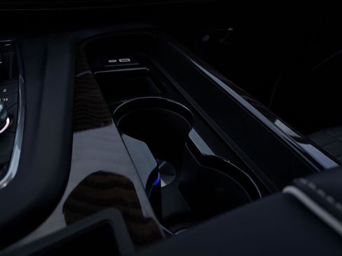 Certified 2024 Cadillac Escalade Sport Platinum w/ LPO, ONYX Package image 25