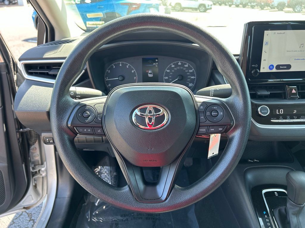Used 2025 Toyota Corolla LE FWD image 20