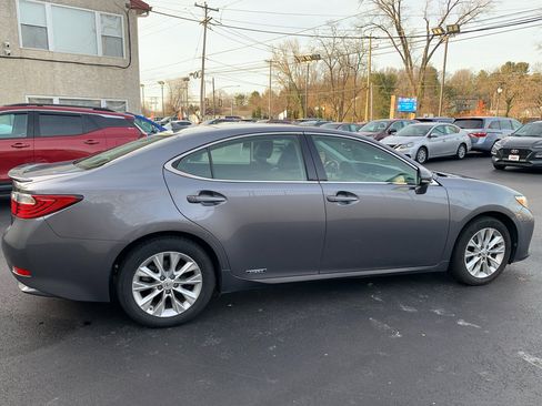 Used 2014 Lexus ES 300h 4DR SDN HYBRID image 5
