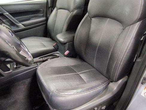 Used 2017 Subaru Forester 2.5i Touring image 5