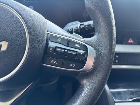 Used 2023 Kia Sportage LX image 10