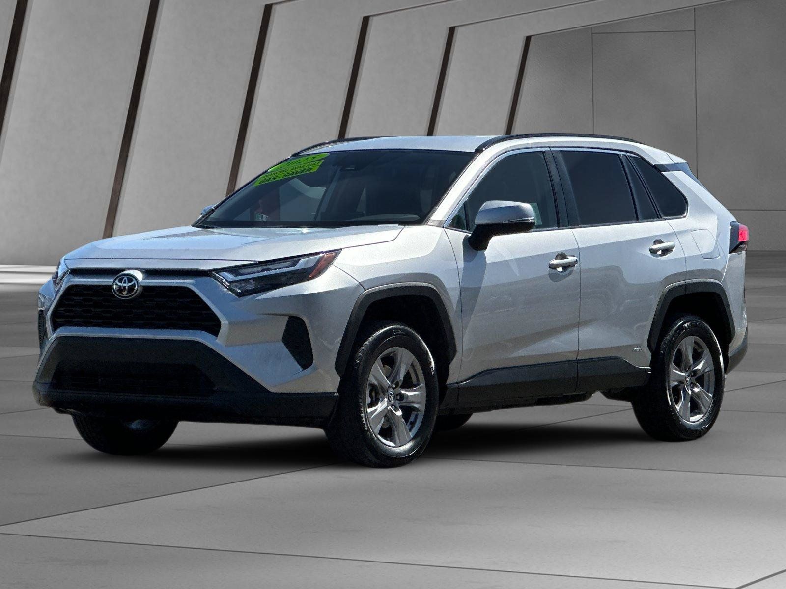 Used 2025 Toyota RAV4 XLE AWD/4WD image 8