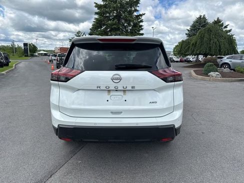 Certified 2025 Nissan Rogue S AWD/4WD image 4