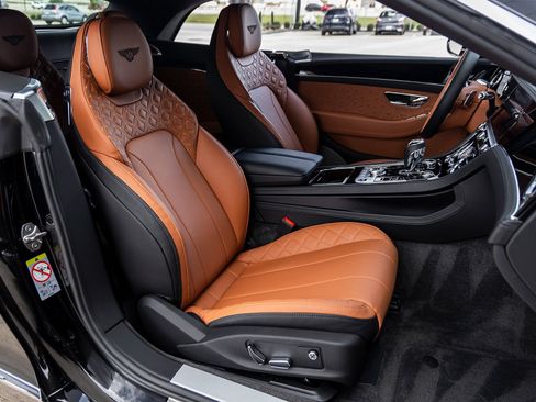 Used 2022 Bentley Continental GT image 36