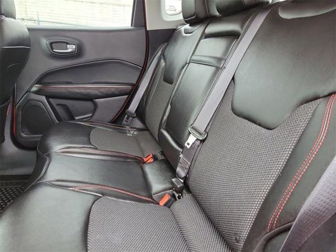 Used 2018 Jeep Compass Trailhawk w/ Navigation Group image 12