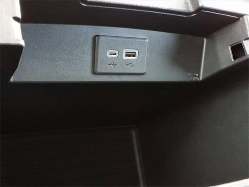 Certified 2024 Chevrolet Tahoe Z71 w/ Luxury Package image 13