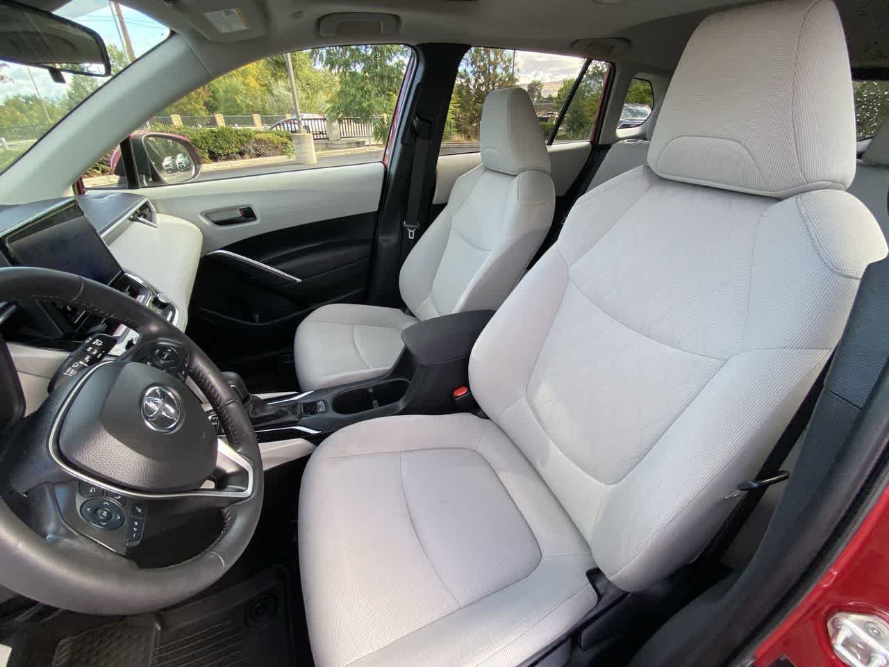 Certified 2024 Toyota Corolla Cross LE w/ Moonroof Package AWD/4WD image 11