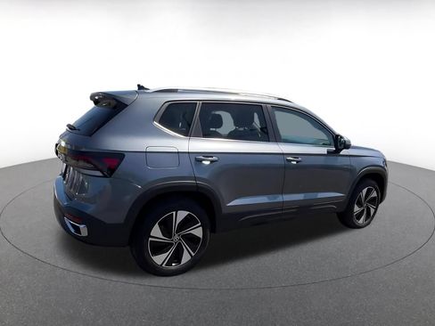 Used 2026 Volkswagen Taos SE AWD/4WD image 14