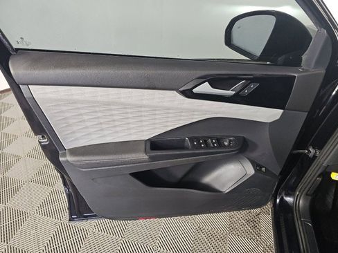 Used 2024 Volkswagen Taos S w/ MDO Package image 24