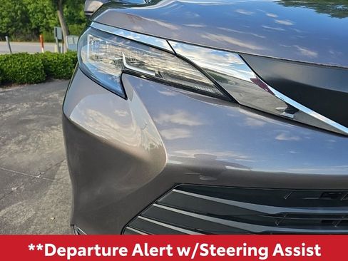 Used 2023 Toyota Sienna XLE FWD image 7
