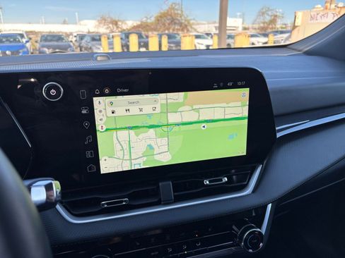 Used 2025 Chevrolet Equinox LT image 20