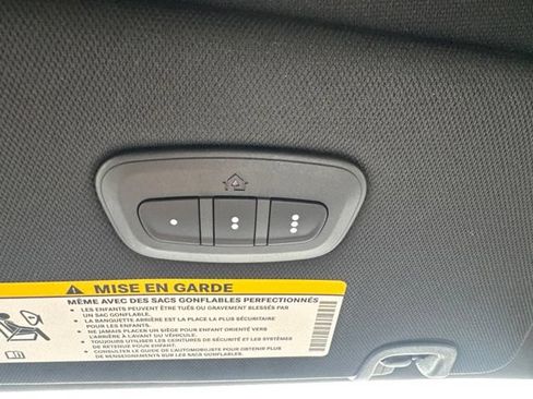 Used 2027 Chrysler Pacifica Select AWD/4WD image 48