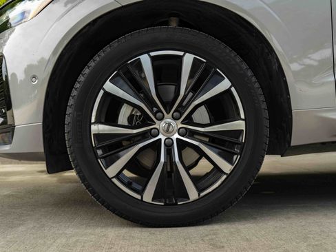 Used 2024 Volvo XC60 B5 Plus AWD/4WD image 14