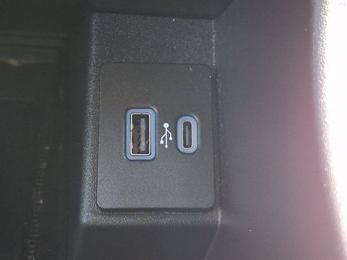 Used 2023 Ford Edge SEL w/ Convenience Package image 24