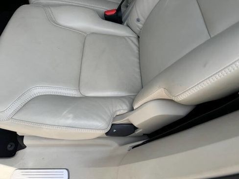 Used 2016 Volvo XC90 T6 Momentum w/ Momentum Plus Package image 41