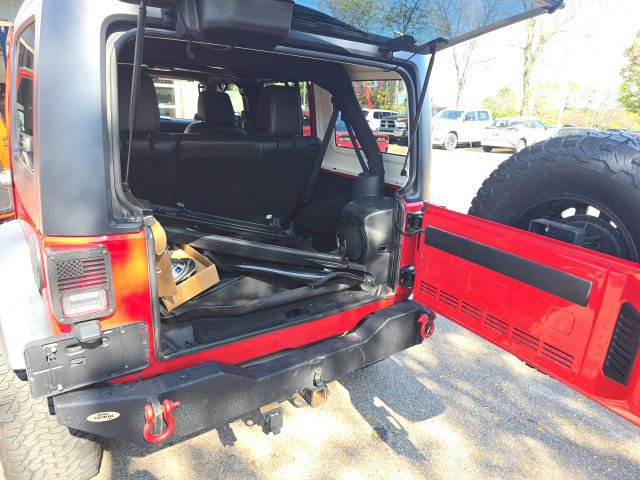 Used 2014 Jeep Wrangler Unlimited Rubicon w/ Dual Top Group AWD/4WD image 17