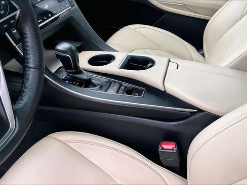 Used 2021 Toyota Avalon XLE w/ Carpet Mat Package (TMS) image 15