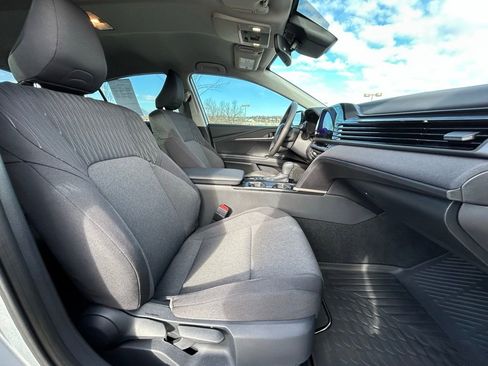 Used 2025 Toyota Camry LE image 30