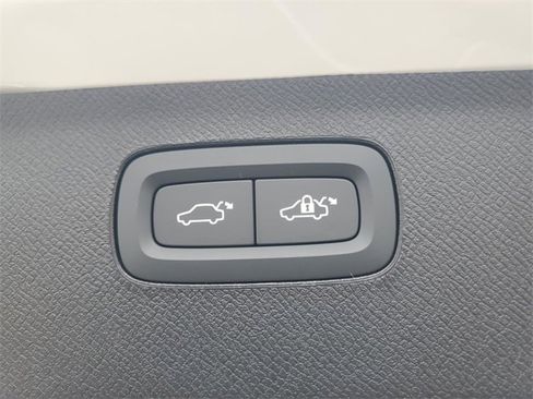 New 2026 Volvo XC90 T8 Ultra w/ Protection Package Premier image 35