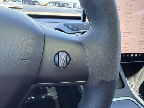 Used 2023 Tesla Model Y Long Range image 27