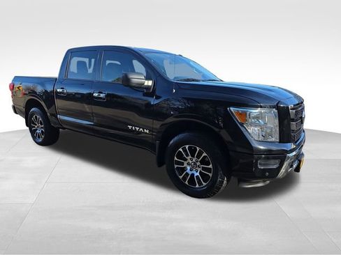 Used 2021 Nissan Titan SV w/ SV Convenience Package image 1