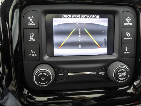 Used 2018 Jeep Compass Latitude image 27