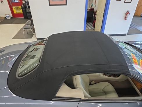 Used 2000 Jaguar XK8 Convertible image 30