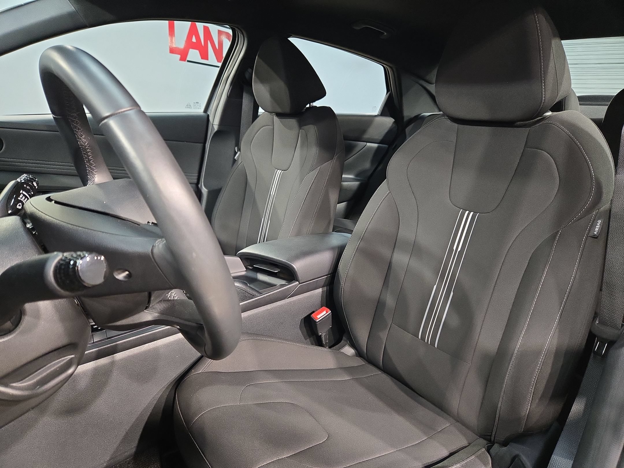 Used 2025 Hyundai Elantra Sport FWD image 24