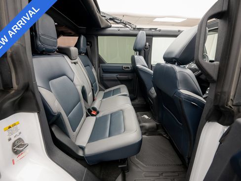 Used 2024 Ford Bronco Outer Banks AWD/4WD image 17
