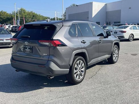 Used 2022 Toyota RAV4 XLE Premium FWD image 7