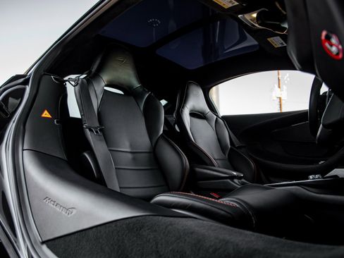 Used 2022 McLaren GT image 33