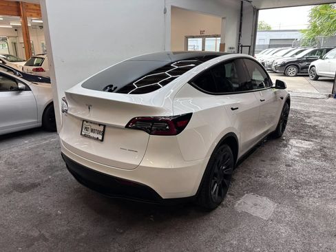 Used 2022 Tesla Model Y Long Range AWD/4WD image 5
