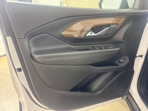 Used 2018 GMC Terrain SLE w/ Driver Convenience Package FWD image 19