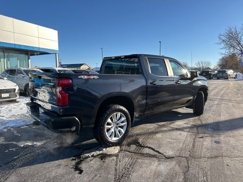 Used 2022 Chevrolet Silverado 1500 Custom image 3