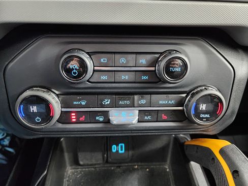 Used 2023 Ford Bronco Badlands w/ Sasquatch Package image 15