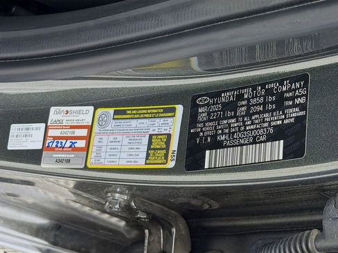 Used 2025 Hyundai Elantra SE image 31