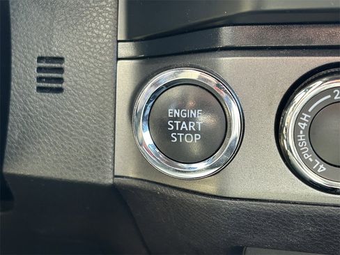 Certified 2021 Toyota Tacoma TRD Off-Road image 30