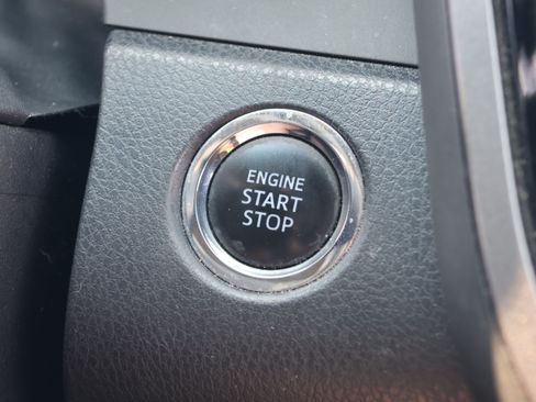 Used 2018 Toyota Camry LE w/ Convenience Package FWD image 21