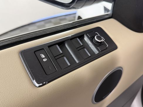 Used 2016 Land Rover Range Rover Sport HSE image 15