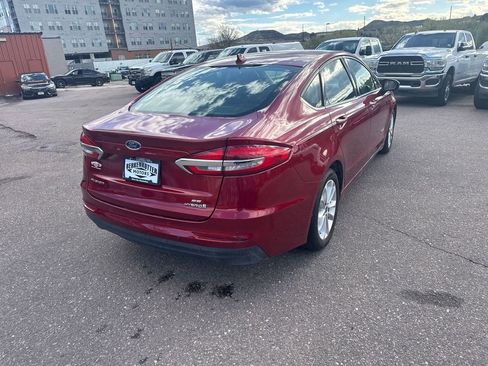 Used 2019 Ford Fusion SE FWD image 7