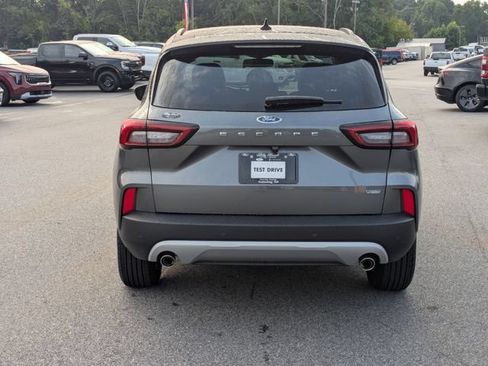 Used 2025 Ford Escape SE w/ PHEV Premium Package FWD image 4