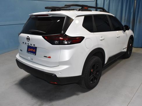 Used 2026 Nissan Rogue SV AWD/4WD image 23