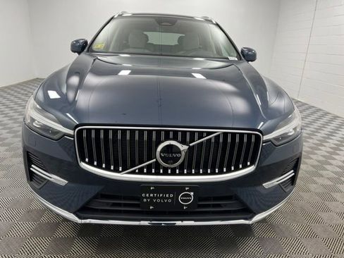 Used 2023 Volvo XC60 B5 Ultimate w/ Climate Package AWD/4WD image 3